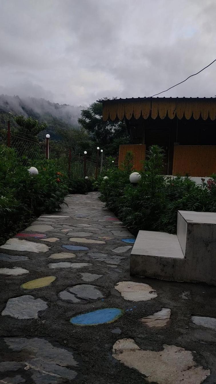 Krishna Kutir, Talla Ramgarh By The Meditating Society Bagian luar foto